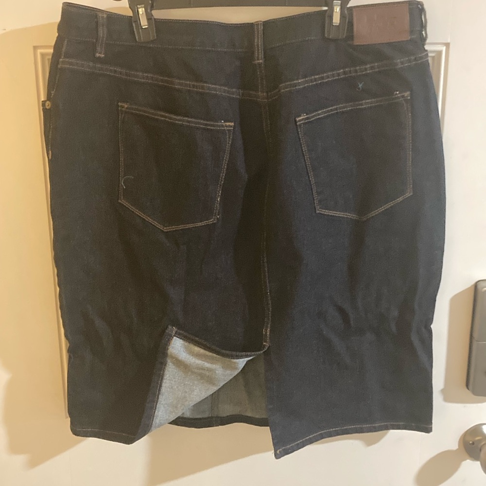 Size 18w Black denim mini skirt